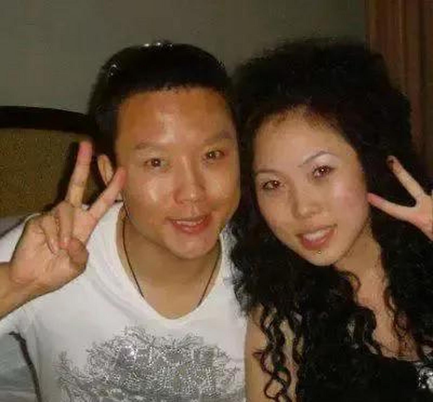 李玉刚老婆,原来长这样?鲁豫都被惊到了!网友:难怪不肯公开!