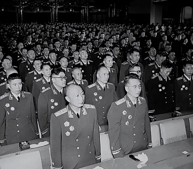 徐立清:本是开国上将,后来主动降为中将,一生清贫,从不搞特殊