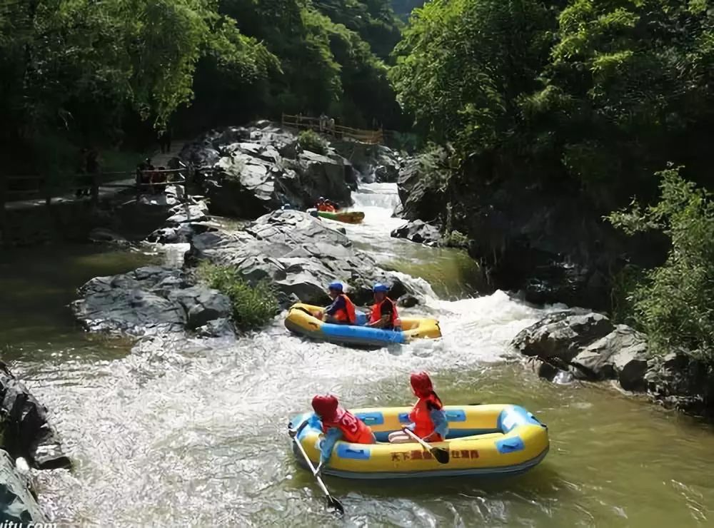 「明日营业」珲春大荒沟漂流,由纯天然河流形成,青山环绕,绿树成荫