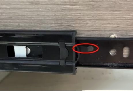 抽屉导轨坏了可将抽屉滑轨拆卸拆换掉,抽屉导轨要怎么拆卸呢?