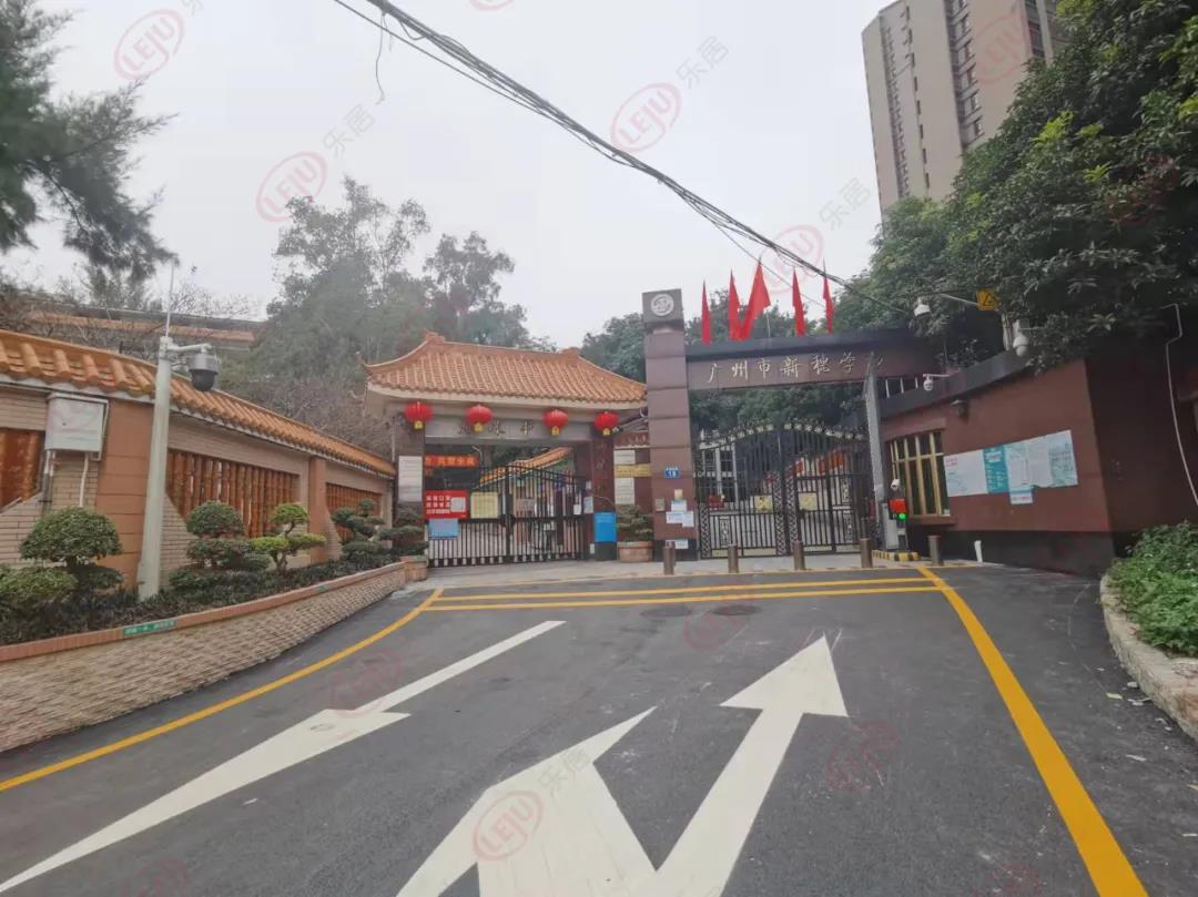 学校方面,地块附近有海珠小学,赤岗东小学,新穗学校,聚德中学等,教育