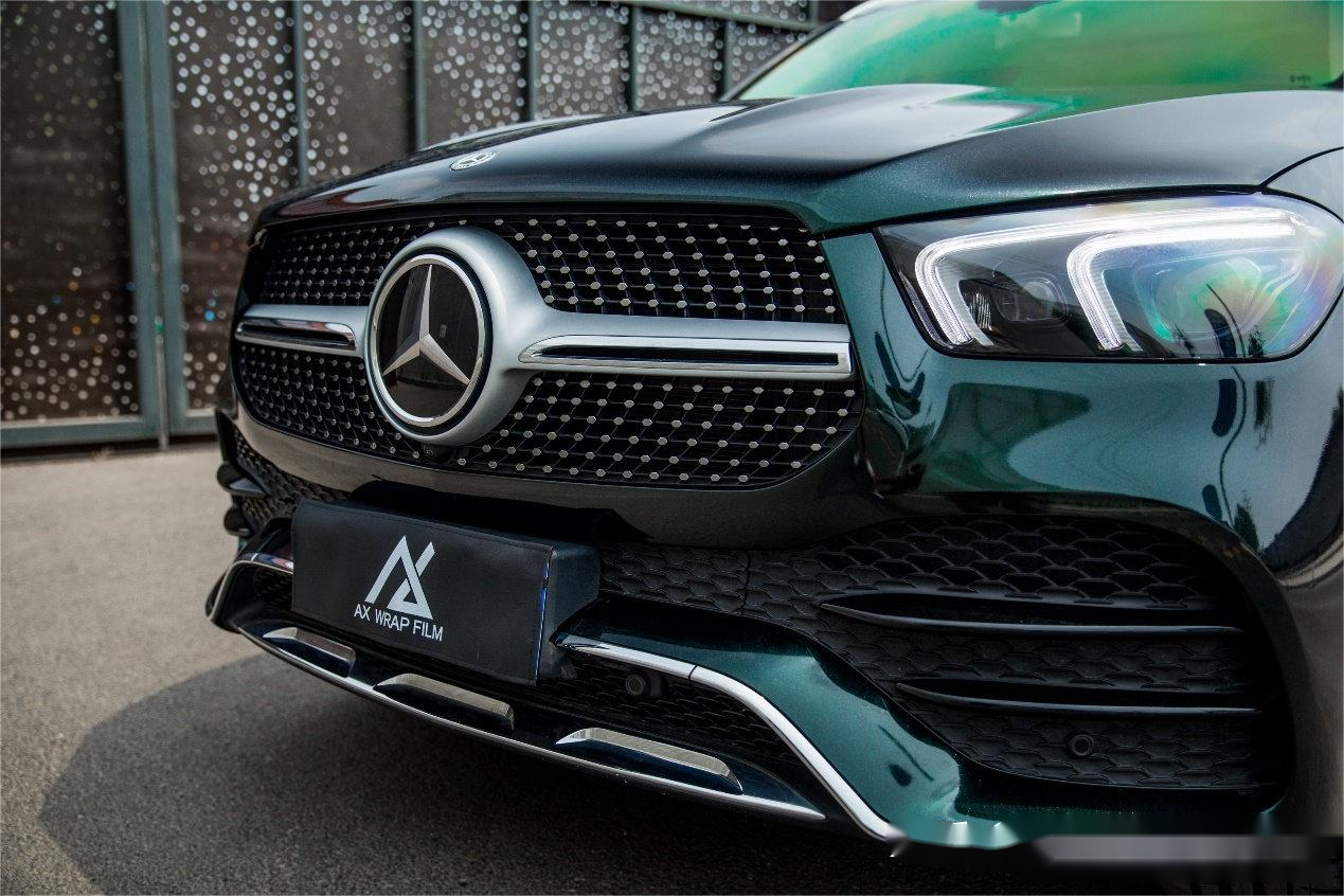 膜呗改色案例:奔驰gle350改色祖母绿色 华贵气质无法隐藏