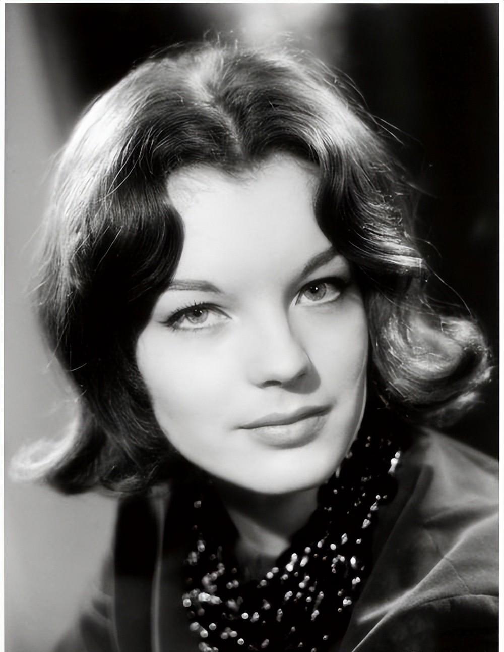 罗密施耐德:最经典的茜茜公主,红颜薄命的她44岁终结痛苦的一生