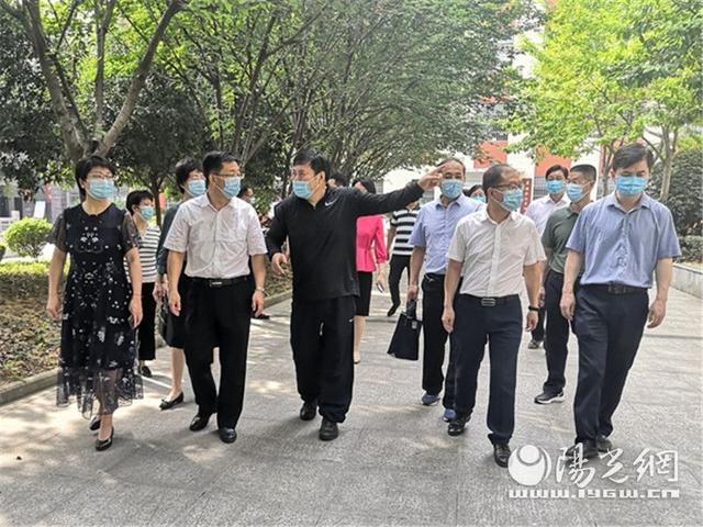 安康市副市长寇全安检查汉滨学校高考备考及校园安全工作