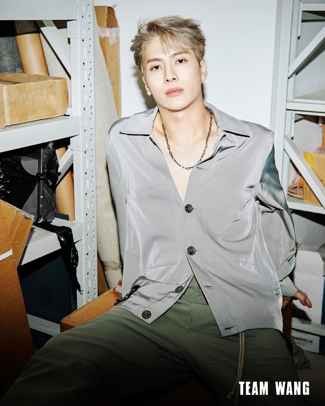 男团got7人气成员jackson出生货真价实的运动世家,父亲是配剑国家队