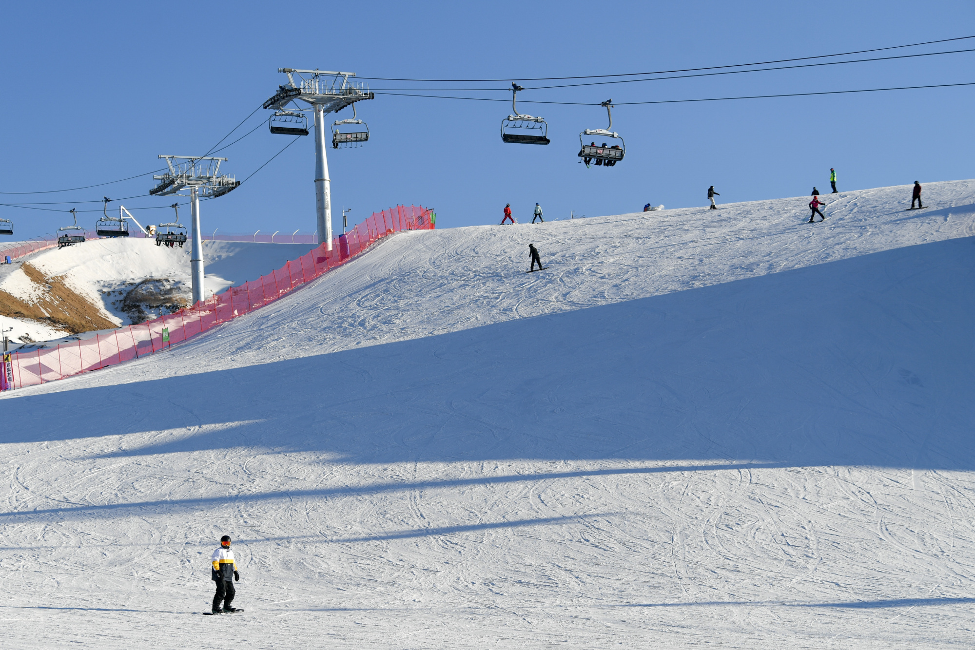 全民健身——呼和浩特:乐享滑雪度假期