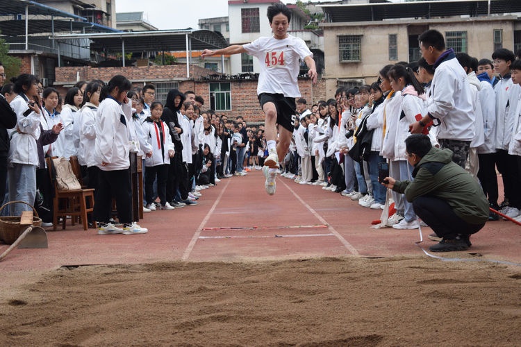 宜章一中举行第二十一届体育节田径运动会