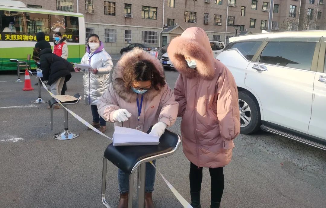 大学生吴悦嘉:我是家乡疫情防控志愿者