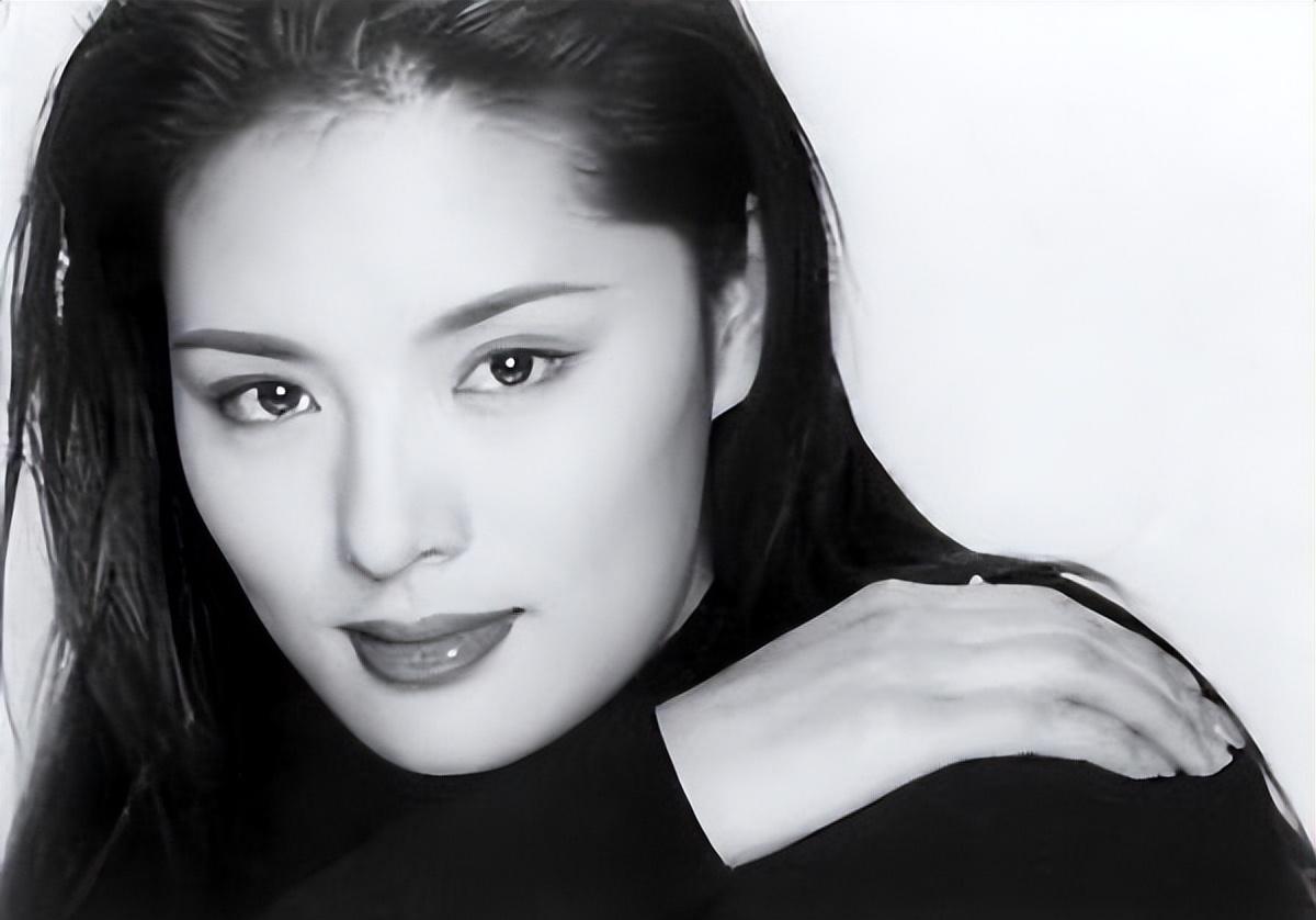 离婚17年,"风流导演"郎昆得了脑膜瘤,马艳丽却成10亿富婆