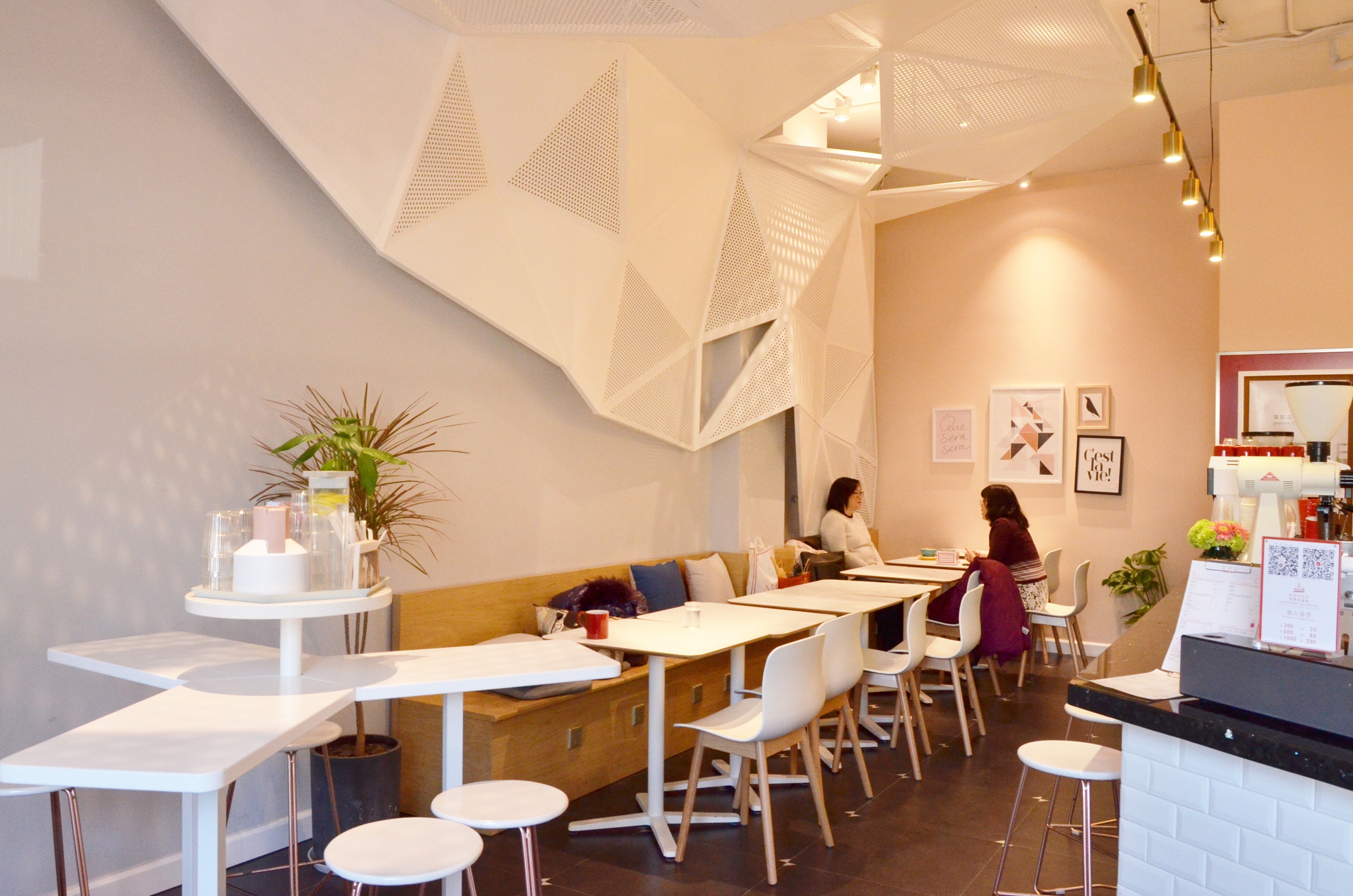门店密度比肩纽约,东京 疫情下的北京独立咖啡馆:这个夏天正在"熬冬"