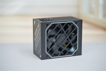鑫谷数智金牌DM-850G电源评测：双MCU芯片加量不加价！12V输出平稳极限负载超1000W