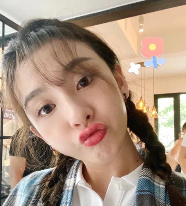 哪吒式俏皮小辫儿,宋祖儿嘟嘟嘴卖萌惊艳登场