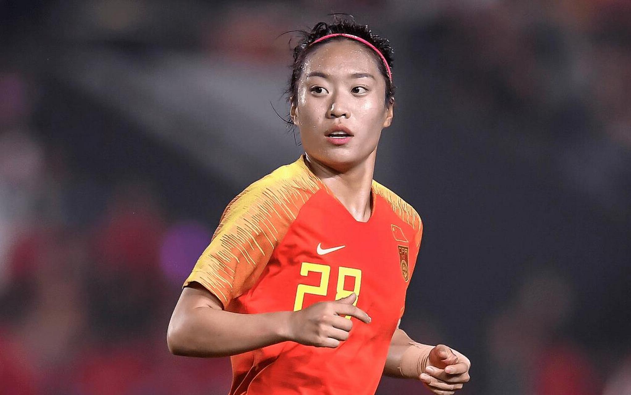 唐佳丽太不听话,中国女足神锋落选真相曝光,两大幕后黑手曝光 唐佳丽