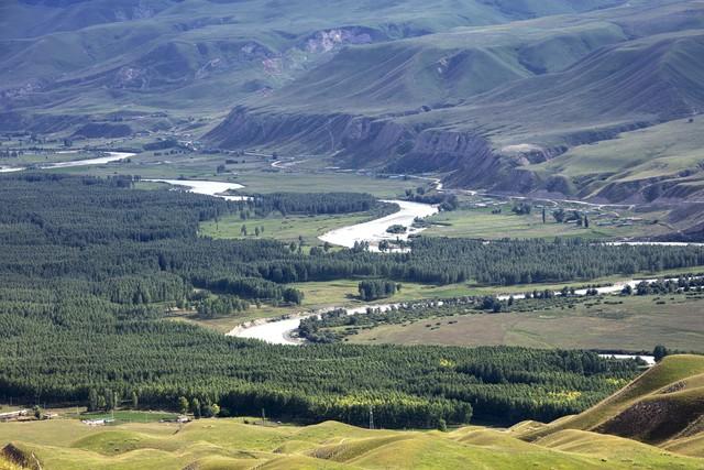 探秘地球瑰宝,喀拉峻大峡谷,感受自然奇观的魅力