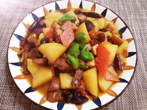 精致一人食 土豆烧肉的家常做法,又香又烂又下饭