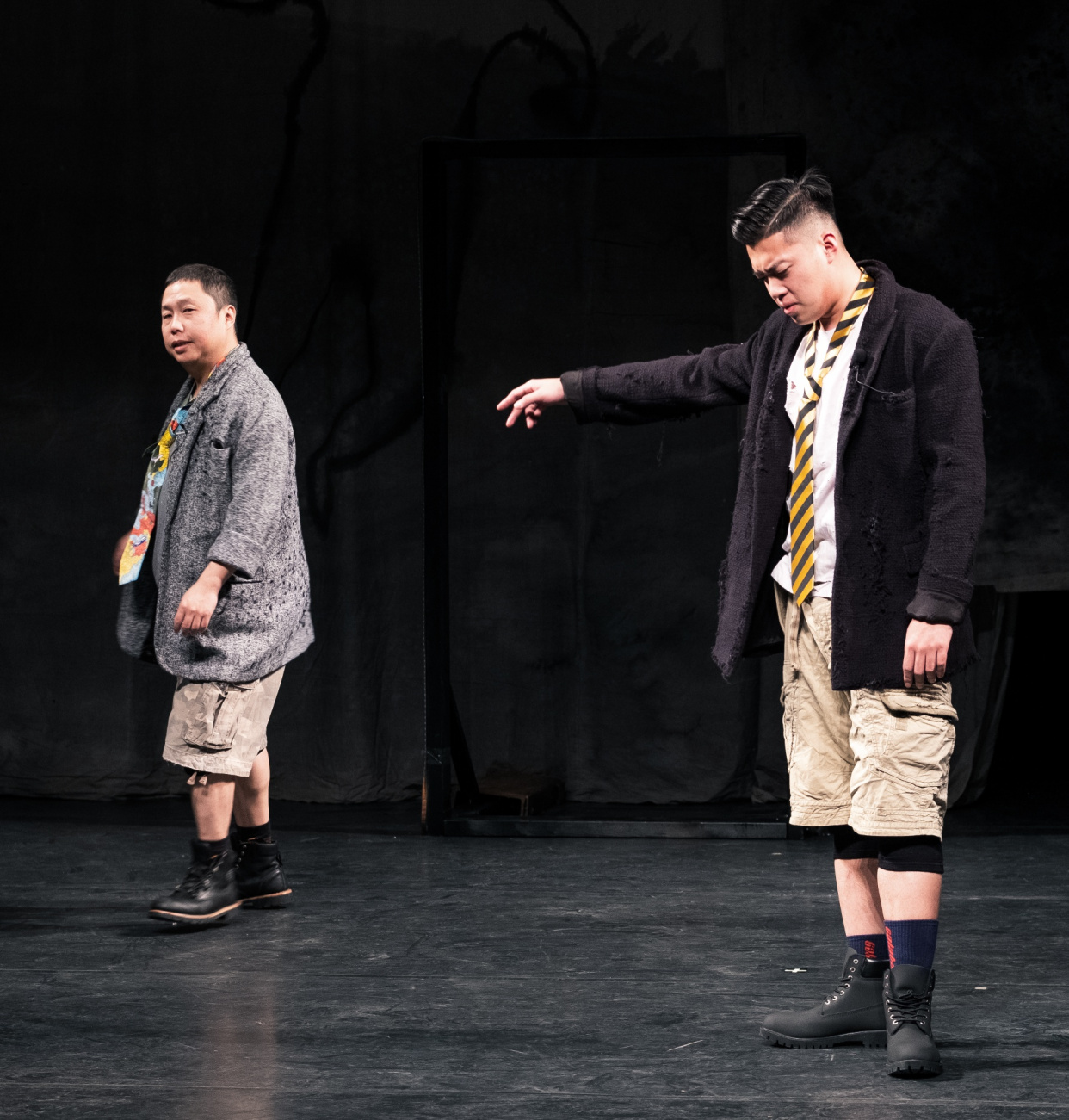 孟京辉经典作品《两只狗的生活意见》登陆春城