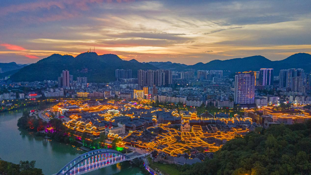 「新春走基层」日均客流超4万 铜仁古城春讯早