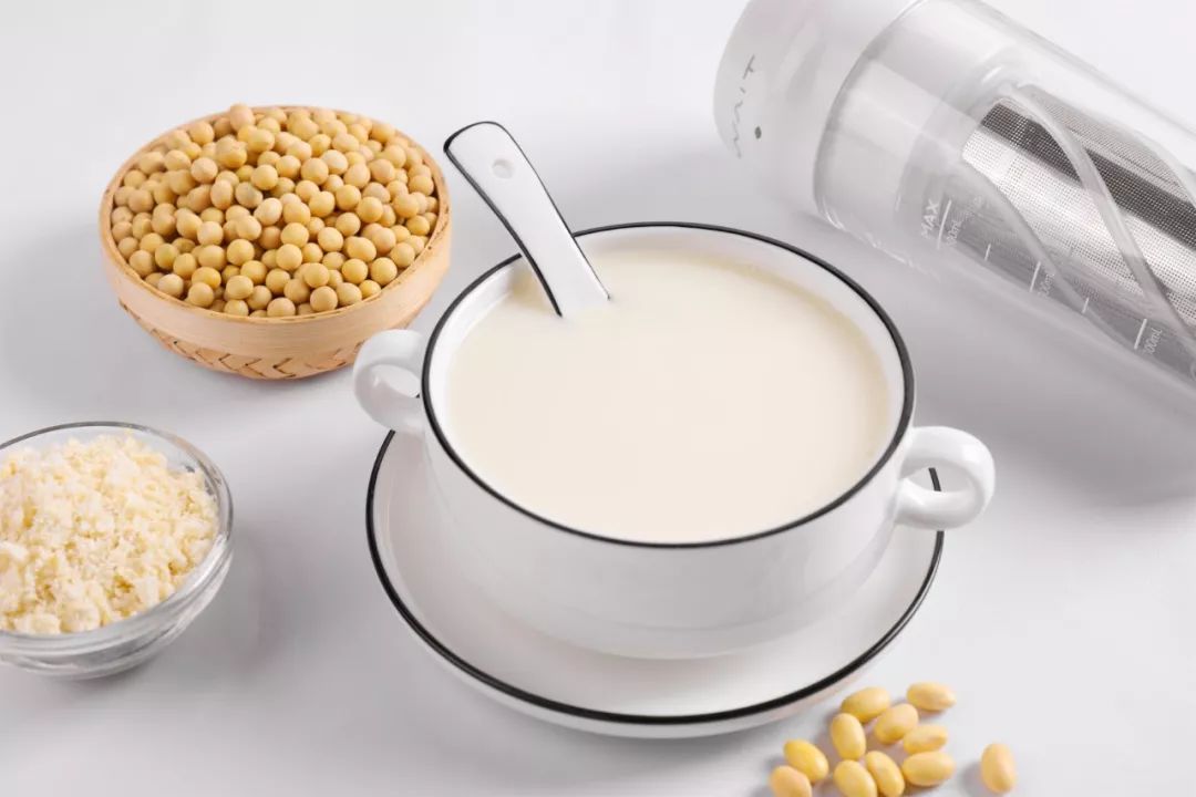 患上高血糖,该喝牛奶还是豆浆?或不用纠结,了解一下