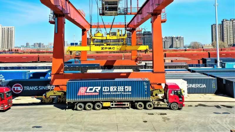 哈铁4月10日实行新的列车运行图