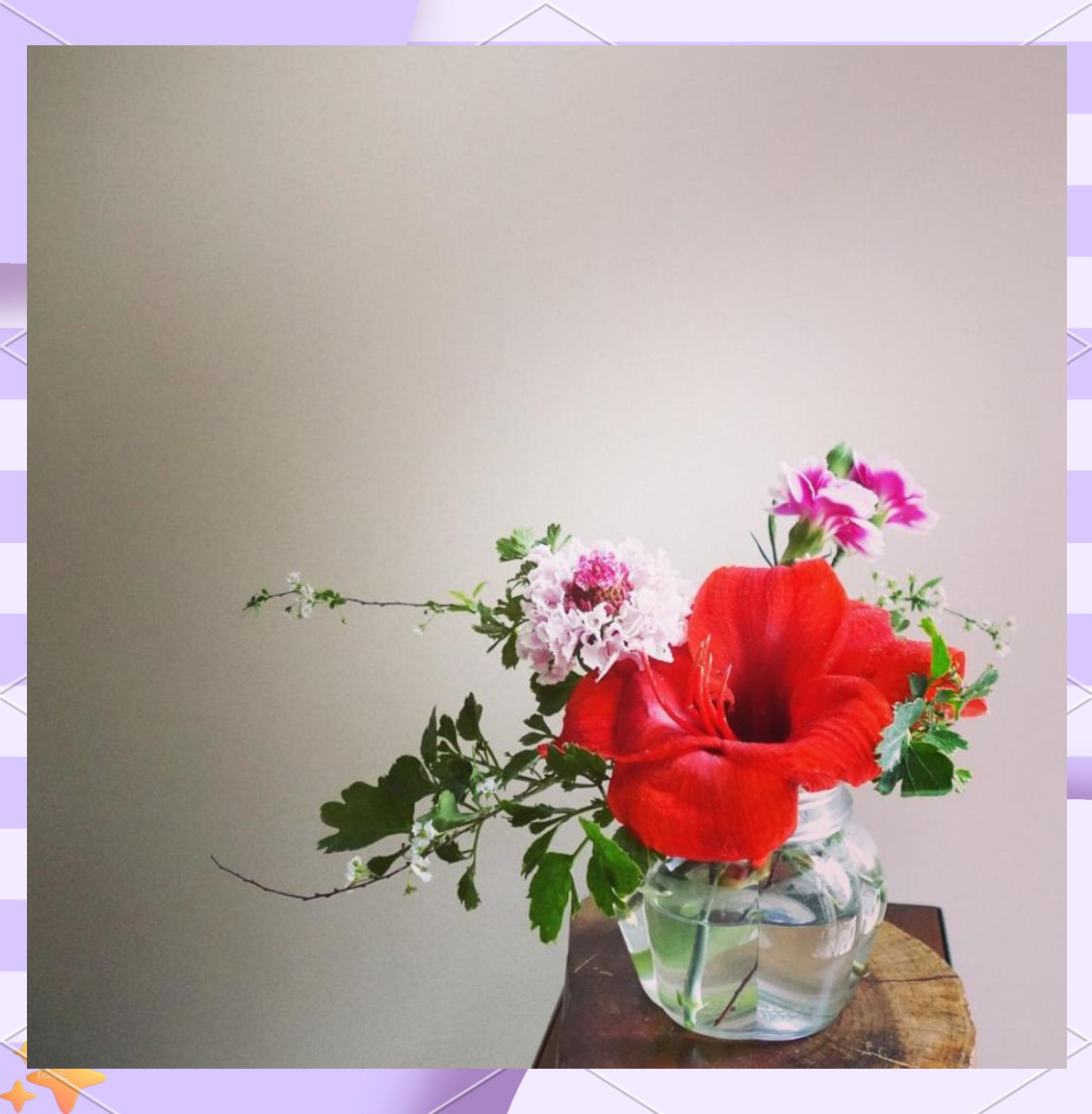 这种插花方式深受日式小原流影响,遵循着