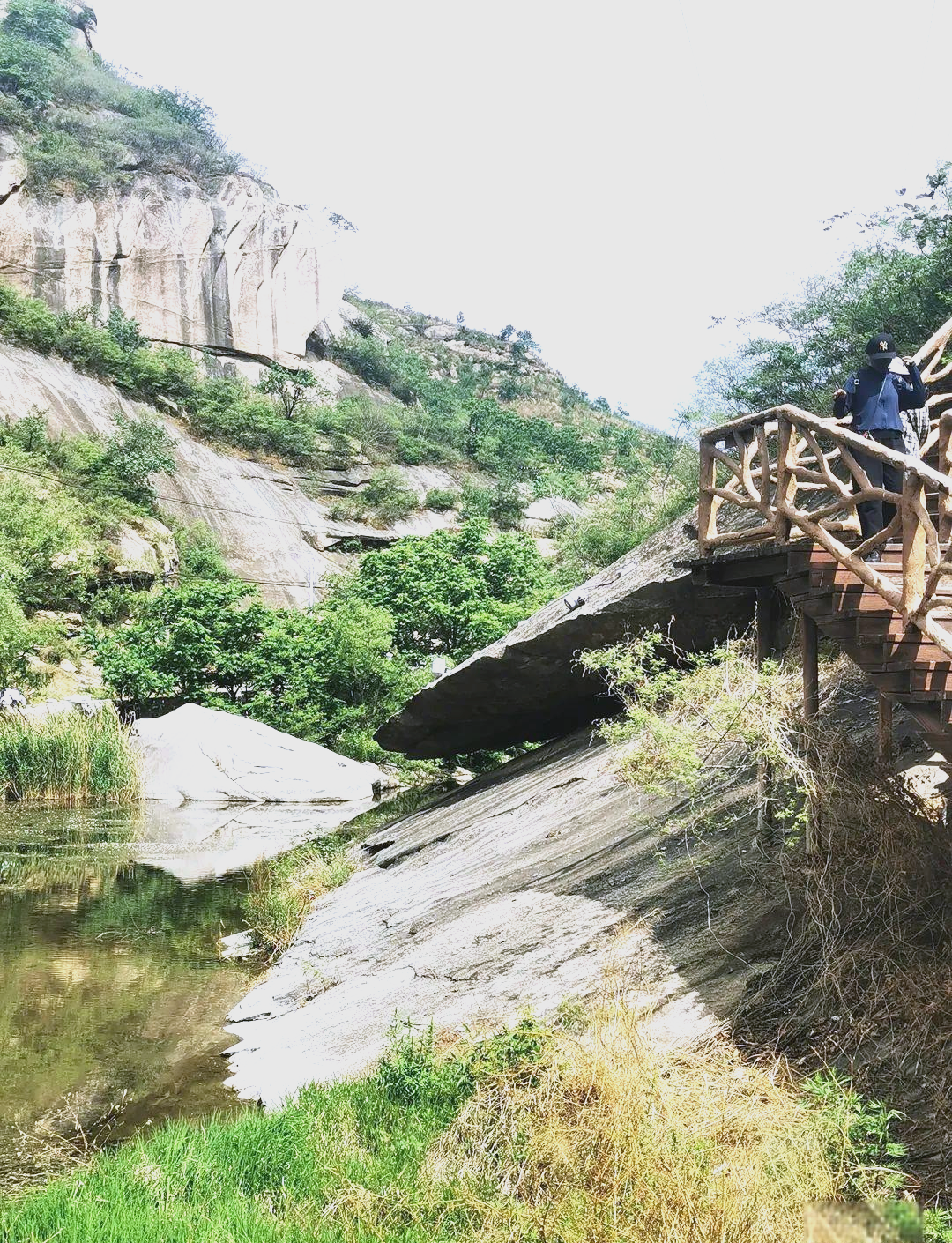 神堂峪自然风景区:周末游好去处,体验自然魅力