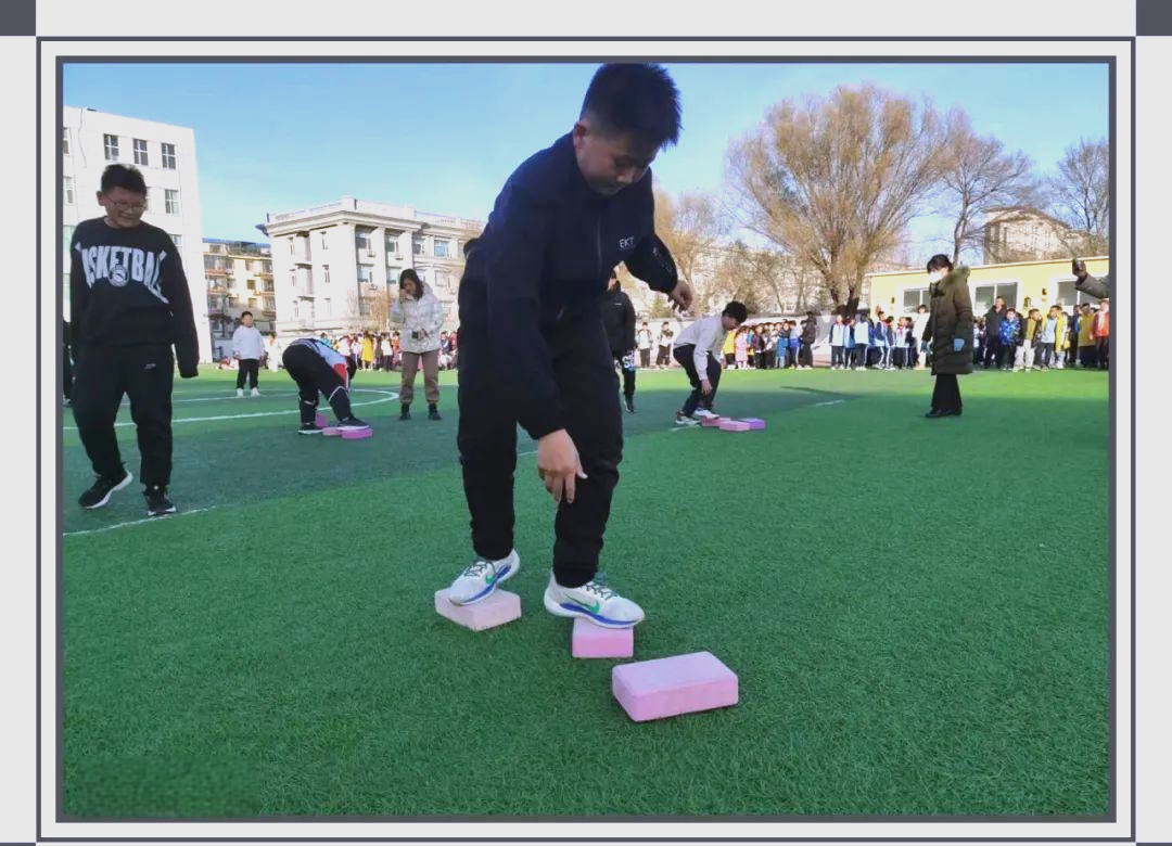 趣味运动会再掀校园热潮,孩子们在"摸石过河"中成长