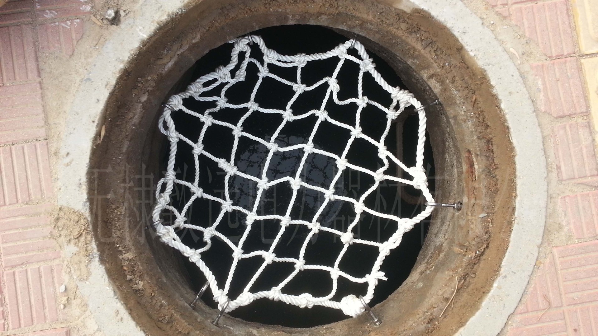 小井盖,大民生,监控防护不可少