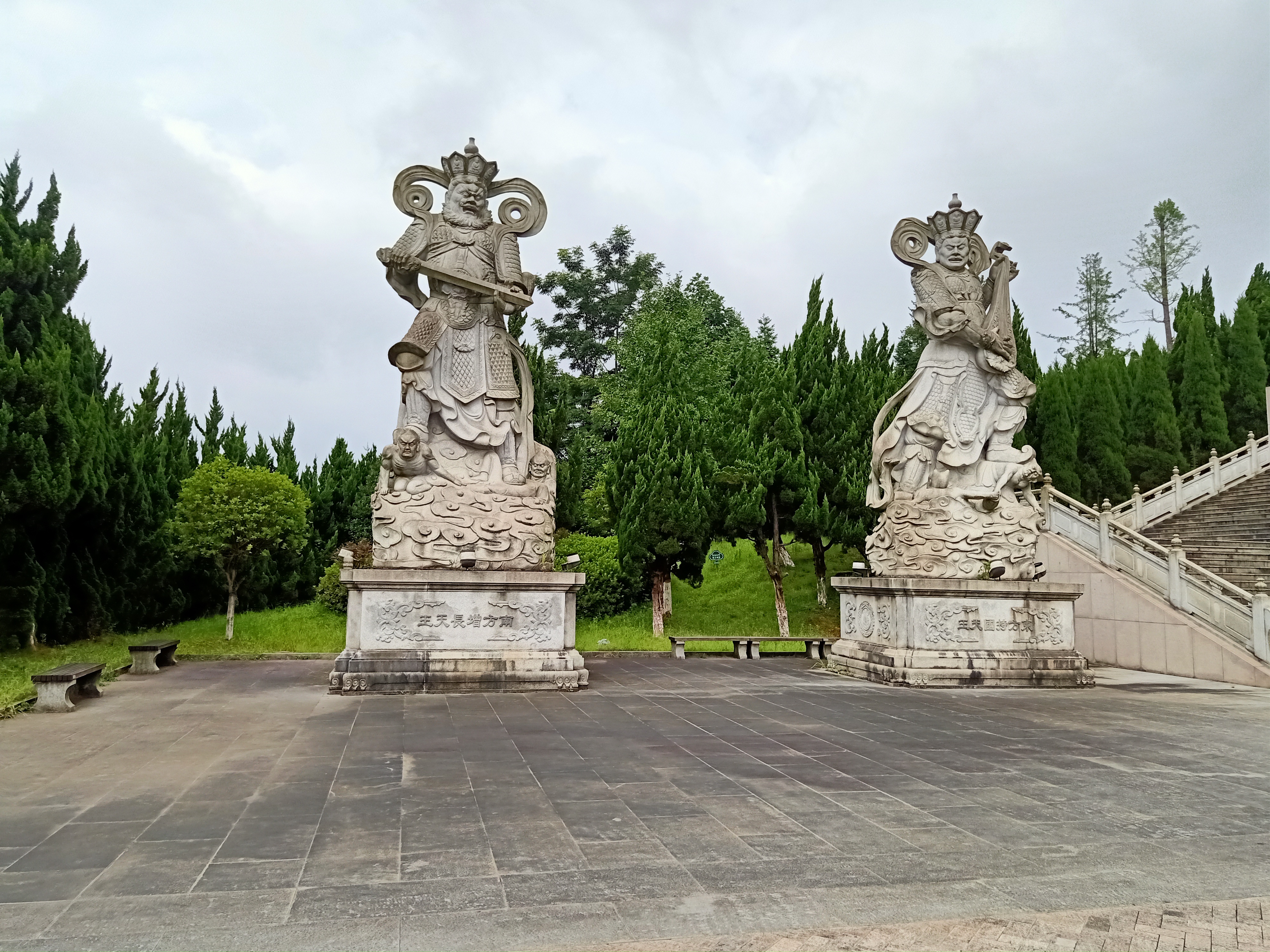 远眺莲花座,千手拜观音——游沩山密印寺