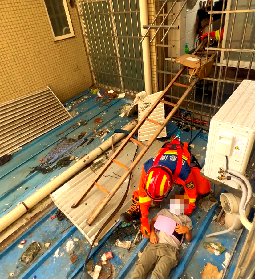 男孩坠楼事件揭示的儿童安全问题及防范措施