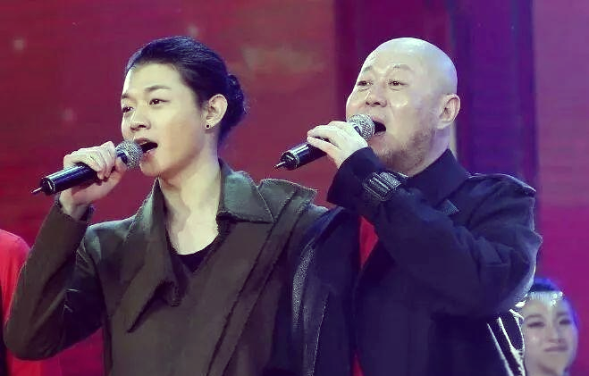 霍尊与火风:父子同台展现古韵与摇滚的碰撞