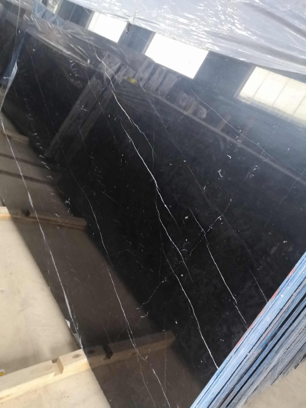 湖南黑白根石材批发讲述产品特性