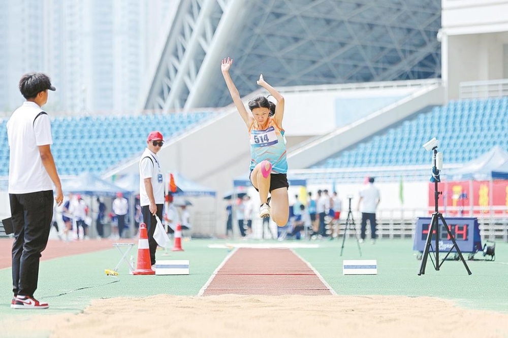 东坡庙会·全国u系列田径联赛在我市开赛