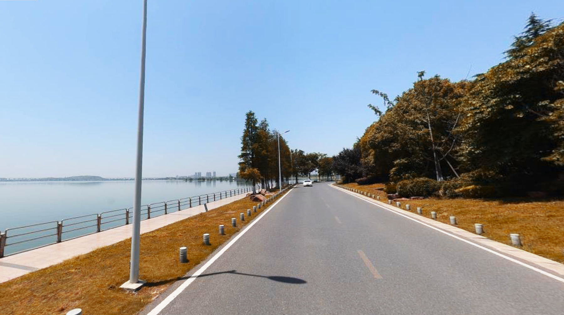 武汉远城区有条湖景马路:意境与白居易诗句很像,充满海滨风格