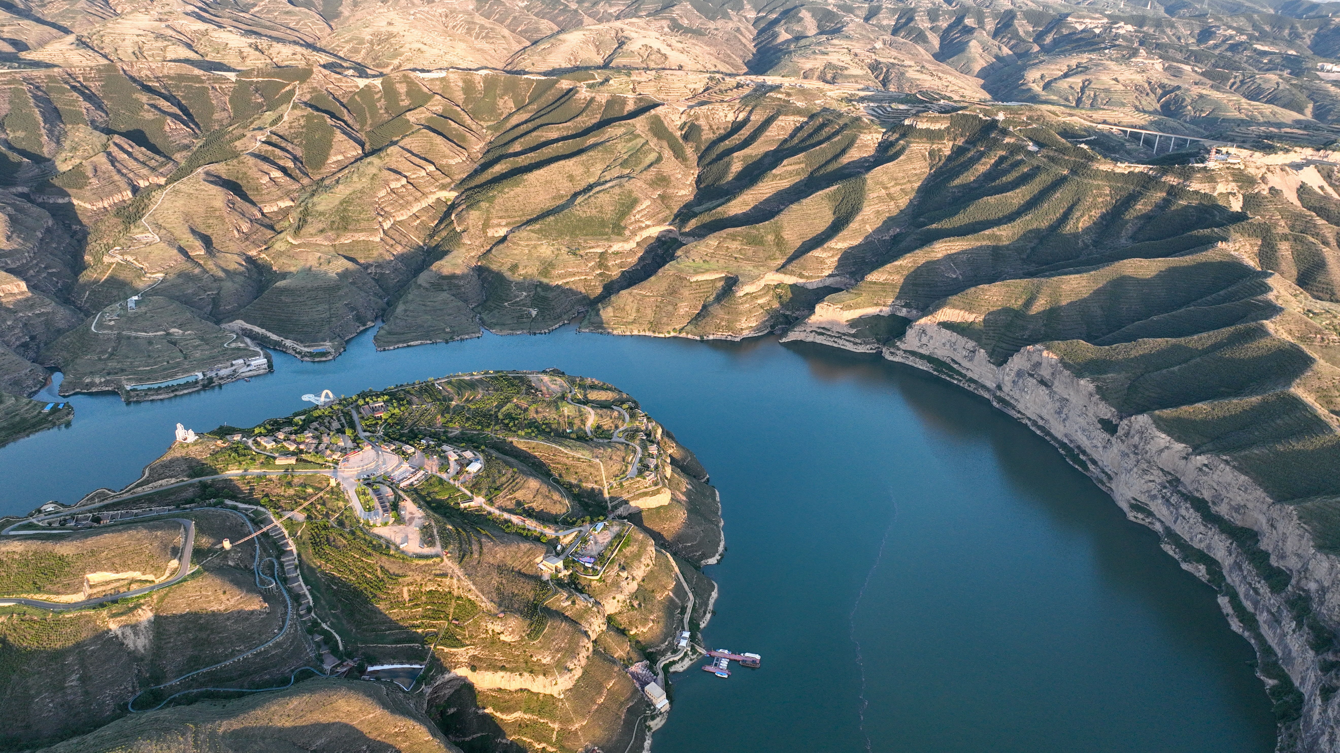 (环境)落日下的黄河大峡谷