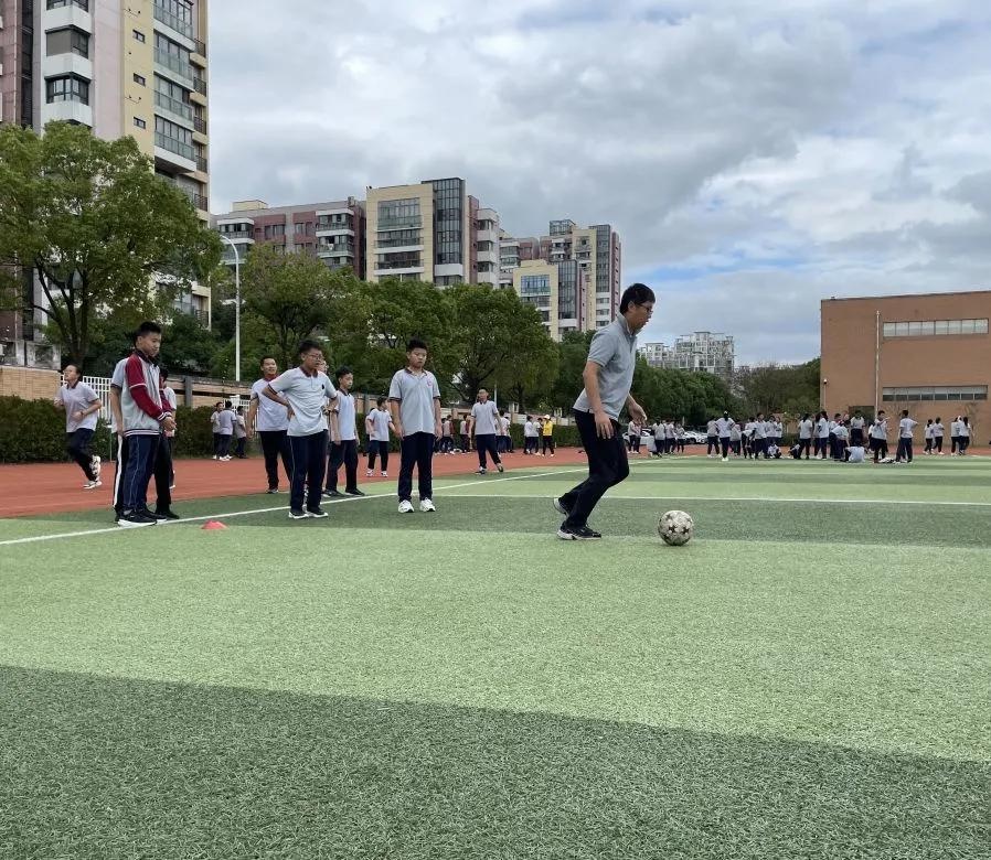 梁丰初级中学获评省足球后备人才示范学校