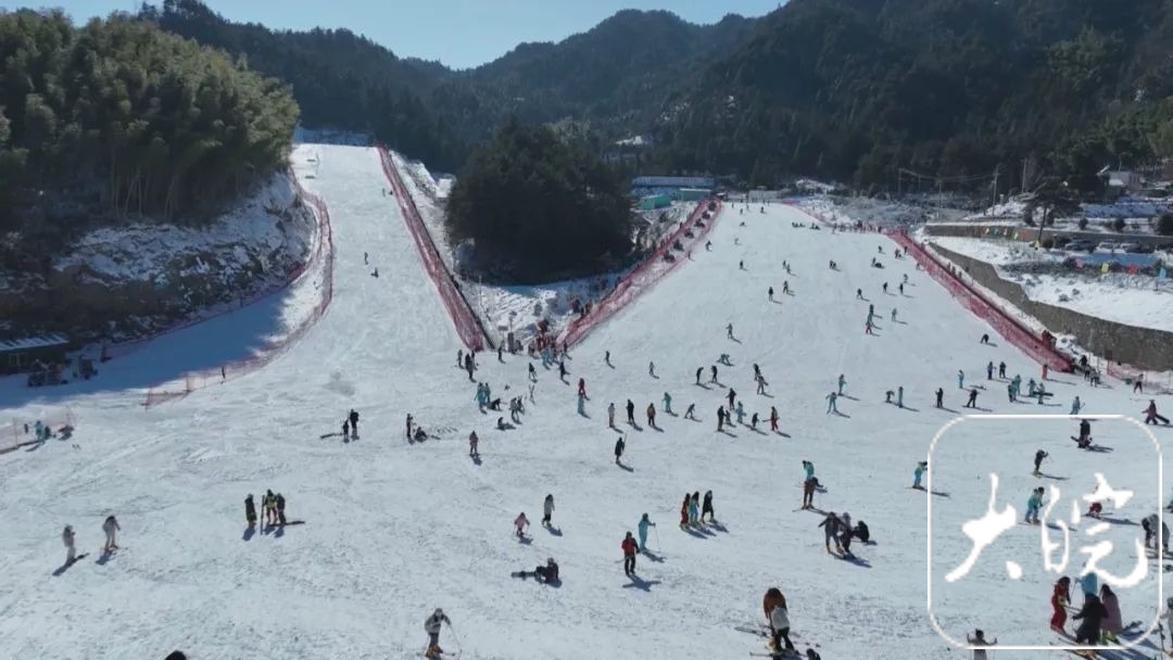 岳西大别山滑雪图片