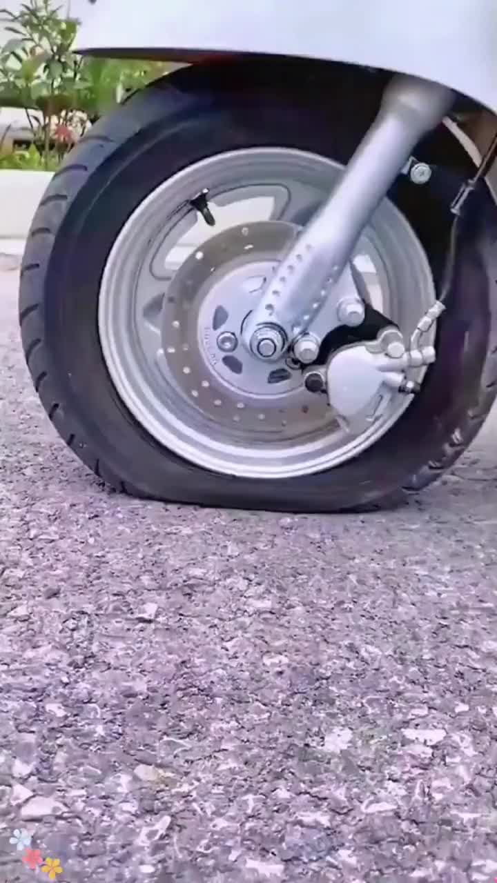 电动车若发生轮胎失气情况,不建议继续骑行.