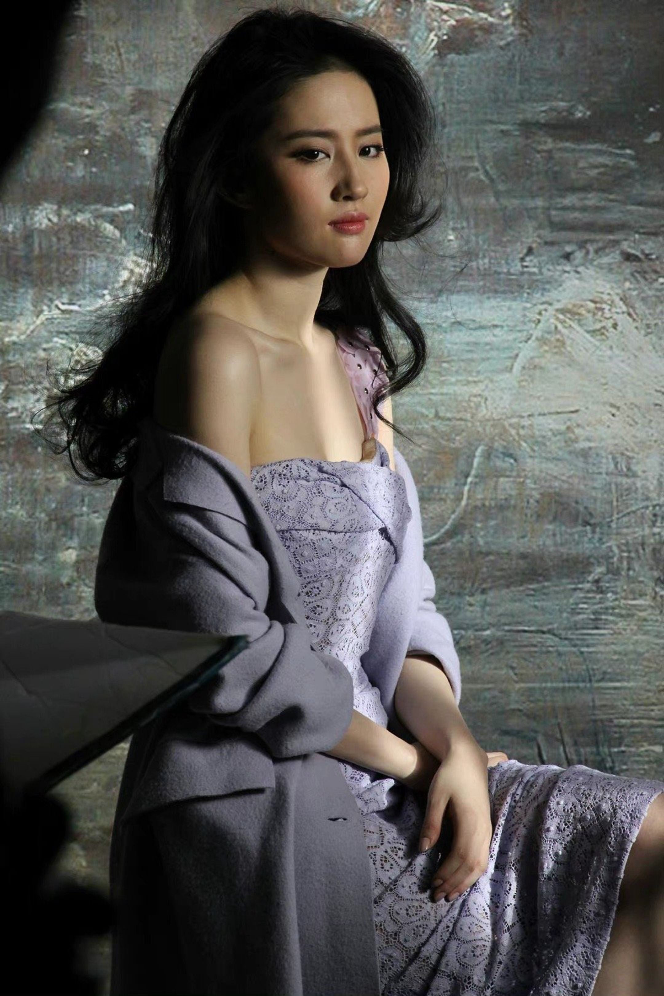 刘亦菲紫色连衣裙优雅写真