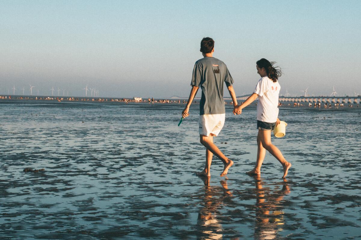 女人在试图挽回感情时,通常会通过以下六个表现