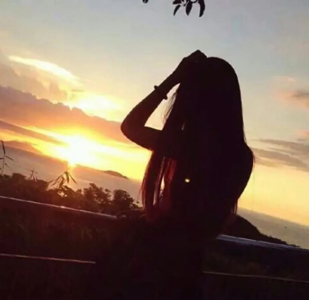 换上阳光背影头像,给心灵一个温暖的港湾