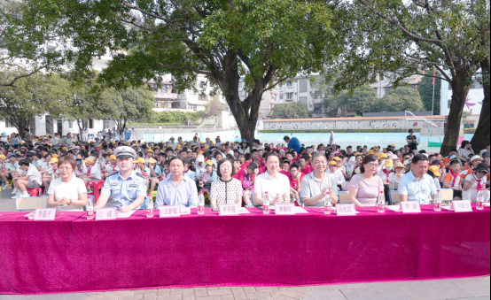 桂林市平山小学的"北斗科普基地"揭牌与教育新进展