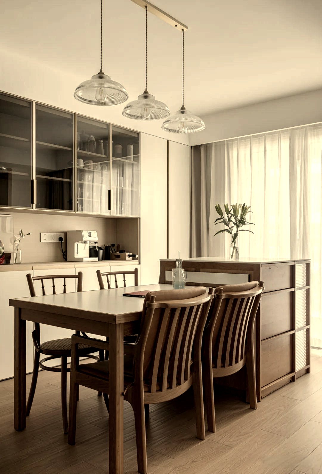 餐厅设计大揭秘:如何让你的餐桌更诱人?