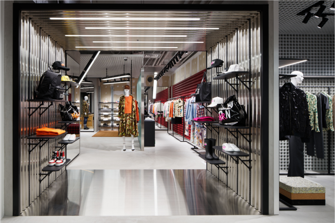 「1119期」意大利品牌知名品牌dsquared2最新东京旗舰店,演绎褐色工业
