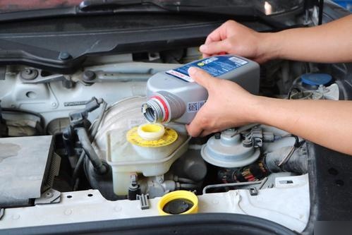 怎么样添加刹车油呢?