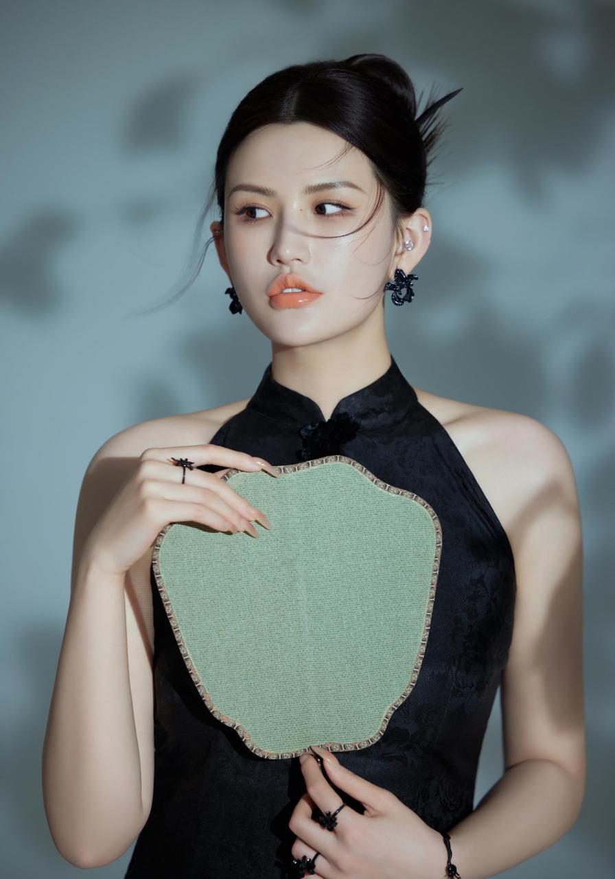 新中式77覆舟唇=清冷感.#分享照片