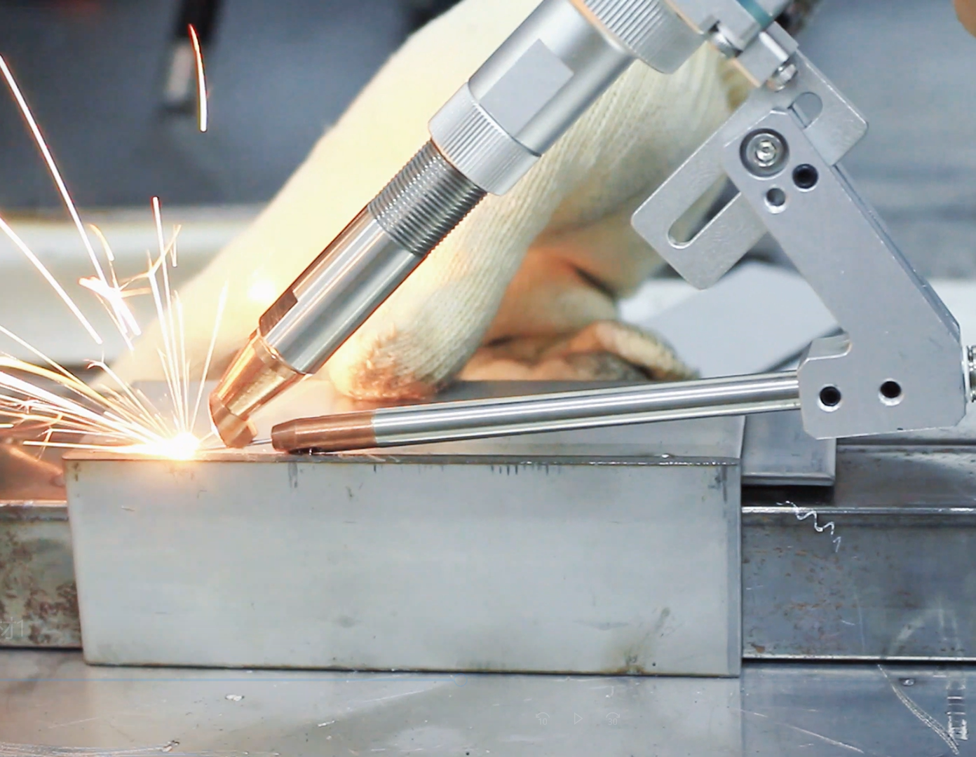 手持式激光焊接头手动操作以及日常维护