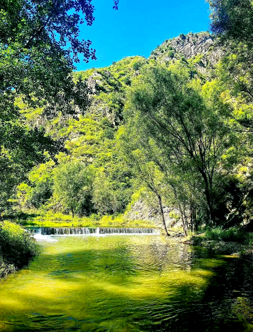 承德县峡谷水乡:山水之美与历史遗迹的完美结合