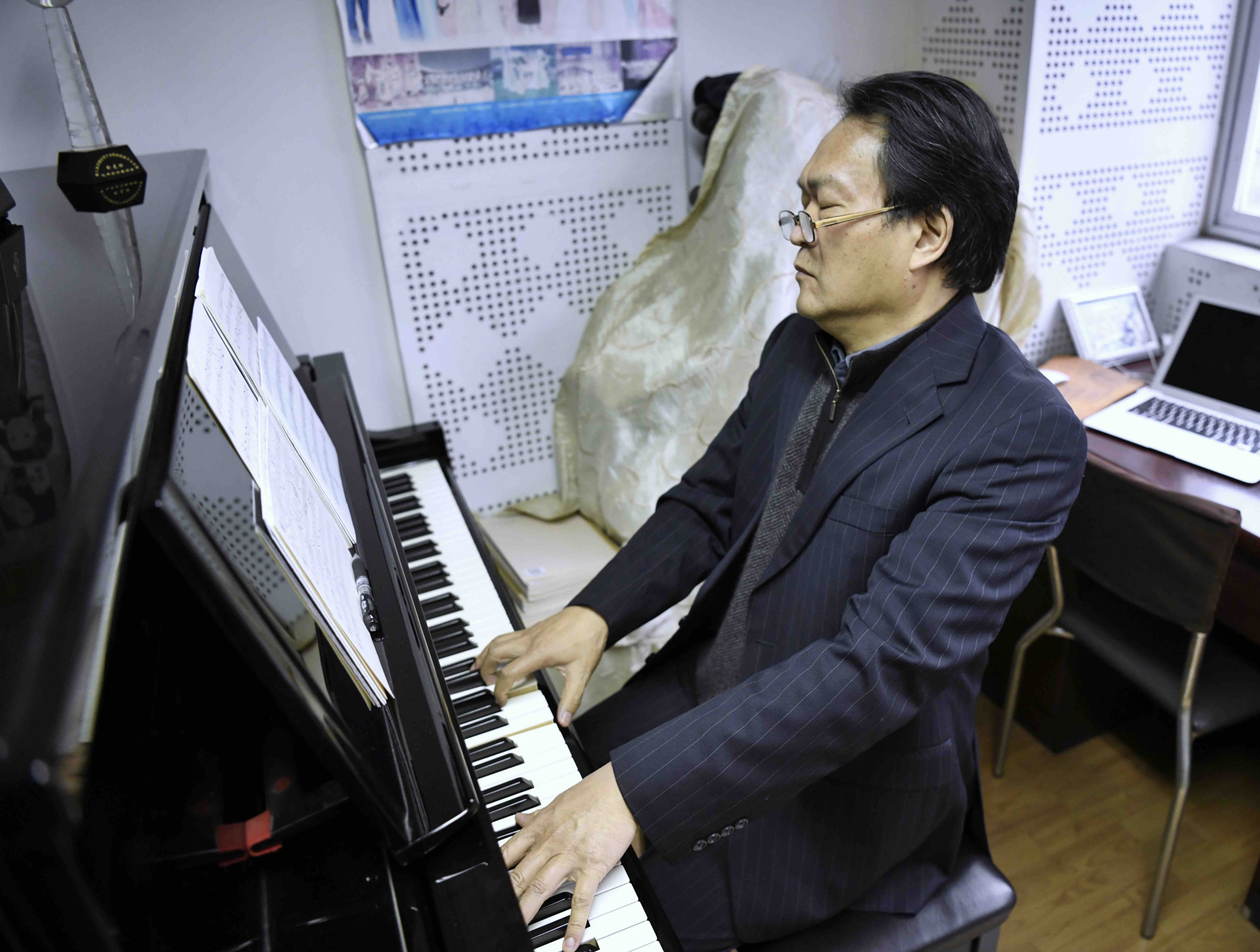 《我爱你,中华》作曲家敖昌群——贴近生活 "曲高和众"