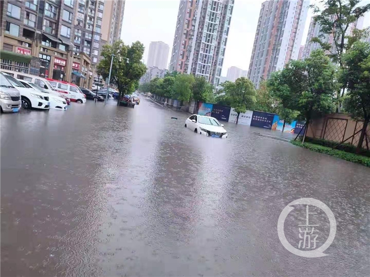 潼南暴雨多个路段积水 8个高速收费站交通管制