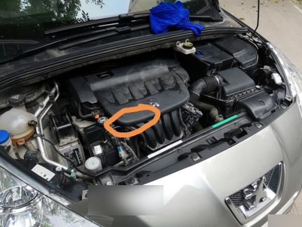 标致408车架号位置